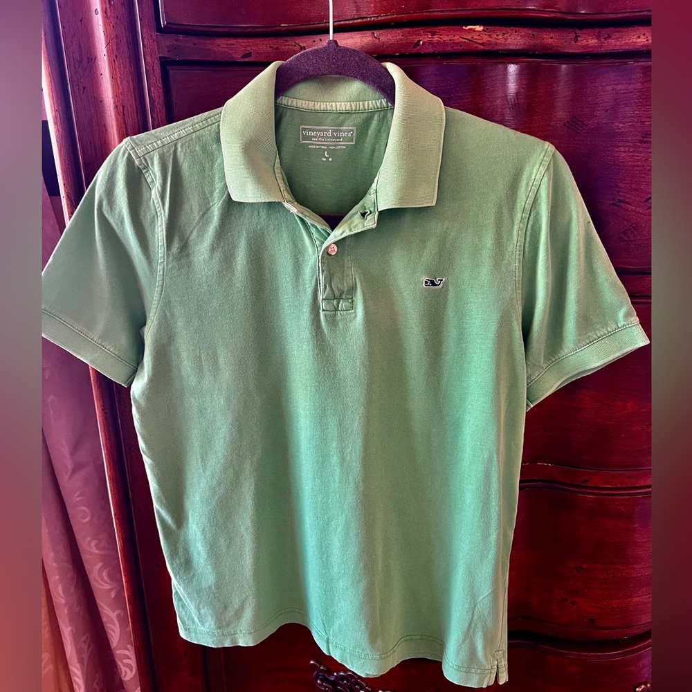 EUC Boys Vineyard Vines Polo size L (16-18 )